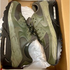 Nike Air Max 90 men’s size 13